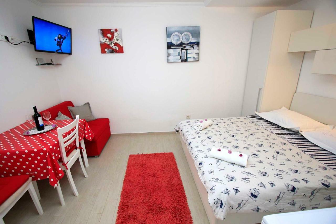 Apartmani Ivona & Ivo Makarska Esterno foto
