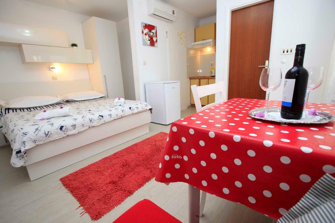 Apartmani Ivona & Ivo Makarska Esterno foto