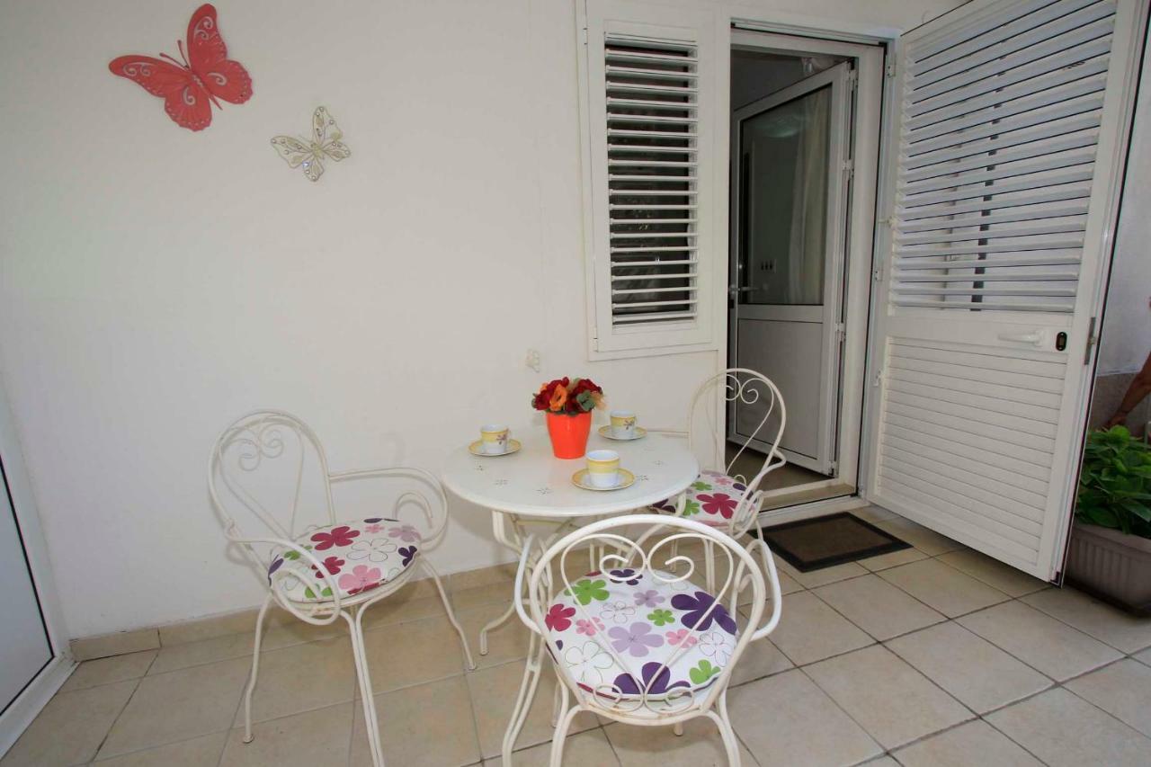 Apartmani Ivona & Ivo Makarska Esterno foto