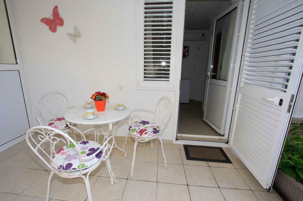Apartmani Ivona & Ivo Makarska Esterno foto